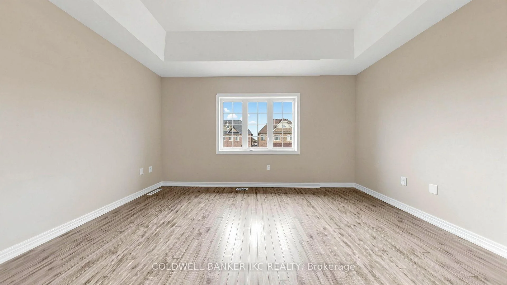Photo 33 of 310 Barons Street, Vaughan, Kleinburg — HOMEH