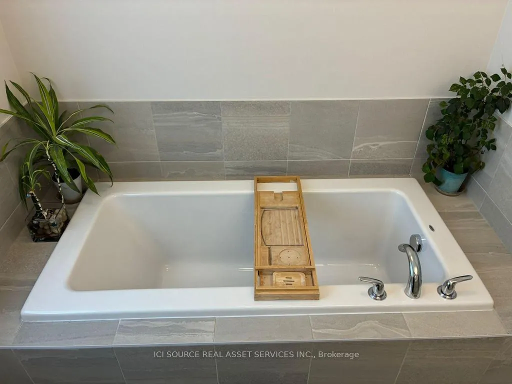 Photo 36 of 303 Kanashtage Terrace, Ottawa, Camelot — HOMEH