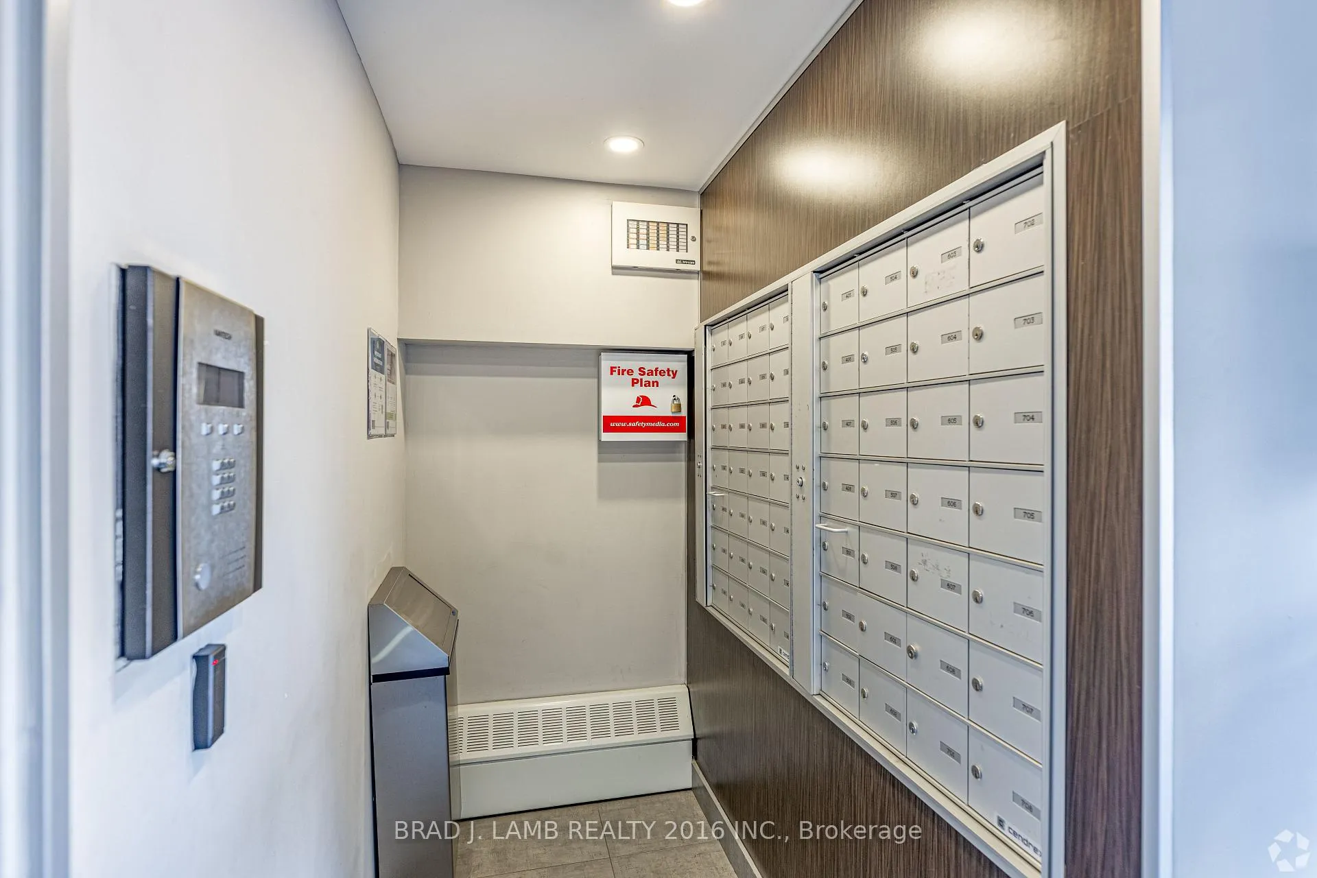 Photo 8 of Unit 308, 718 Lawrence Road E, Hamilton, Rosedale — HOMEH