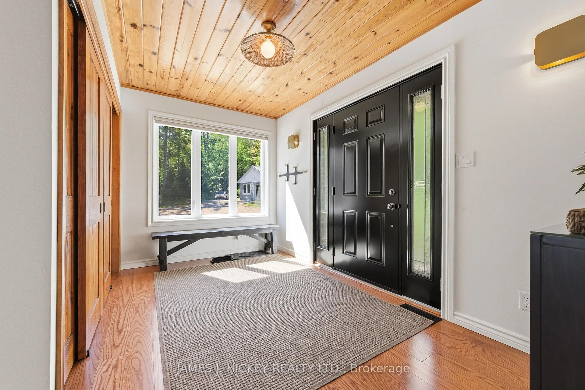 Photo 4 of 141 Ezylyfe Lane, Laurentian Valley, Laurentian Valley — HOMEH