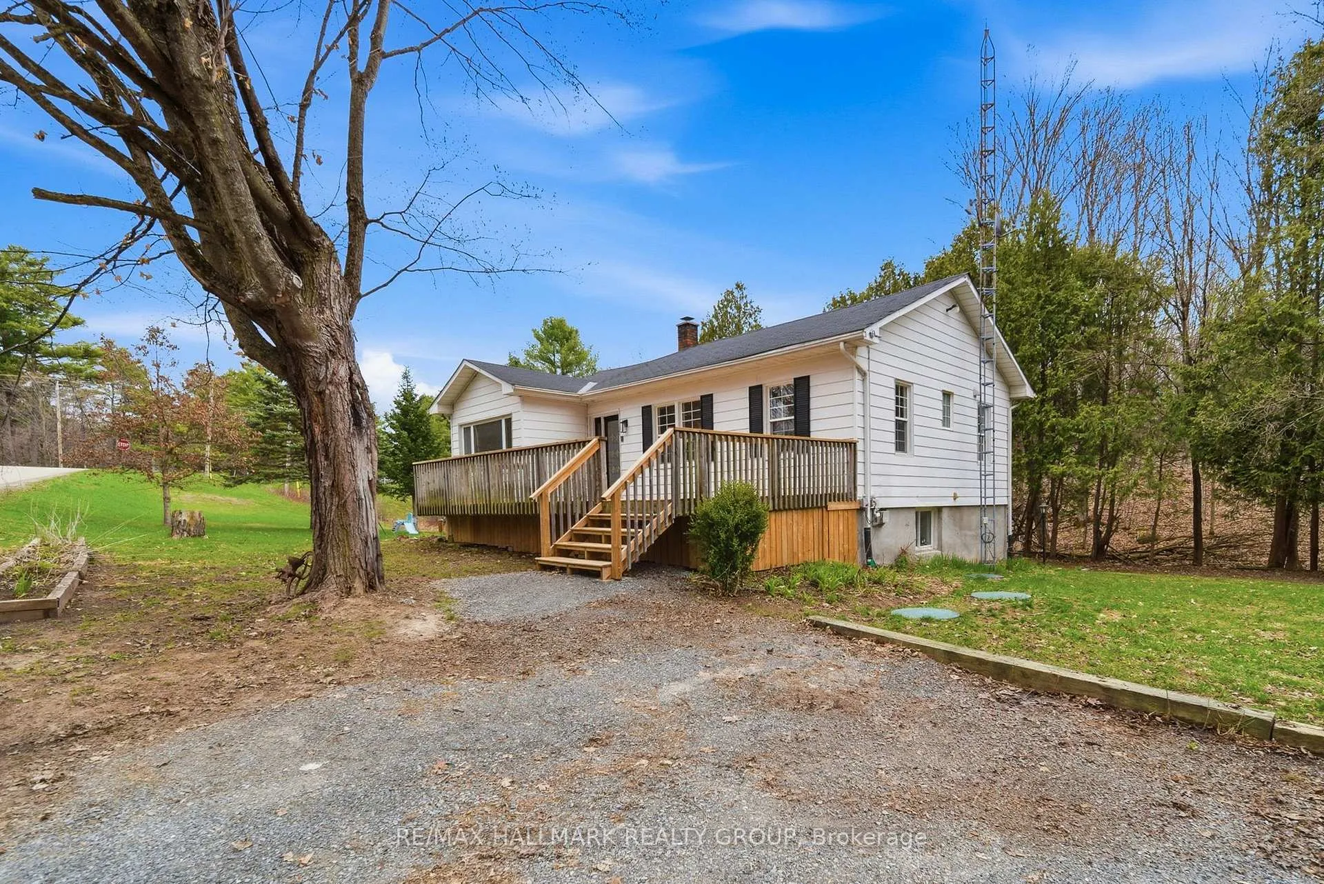 Photo 49 of 17 Kenney Road, Rideau Lakes, Rideau Lakes (South Crosby) Twp — HOMEH