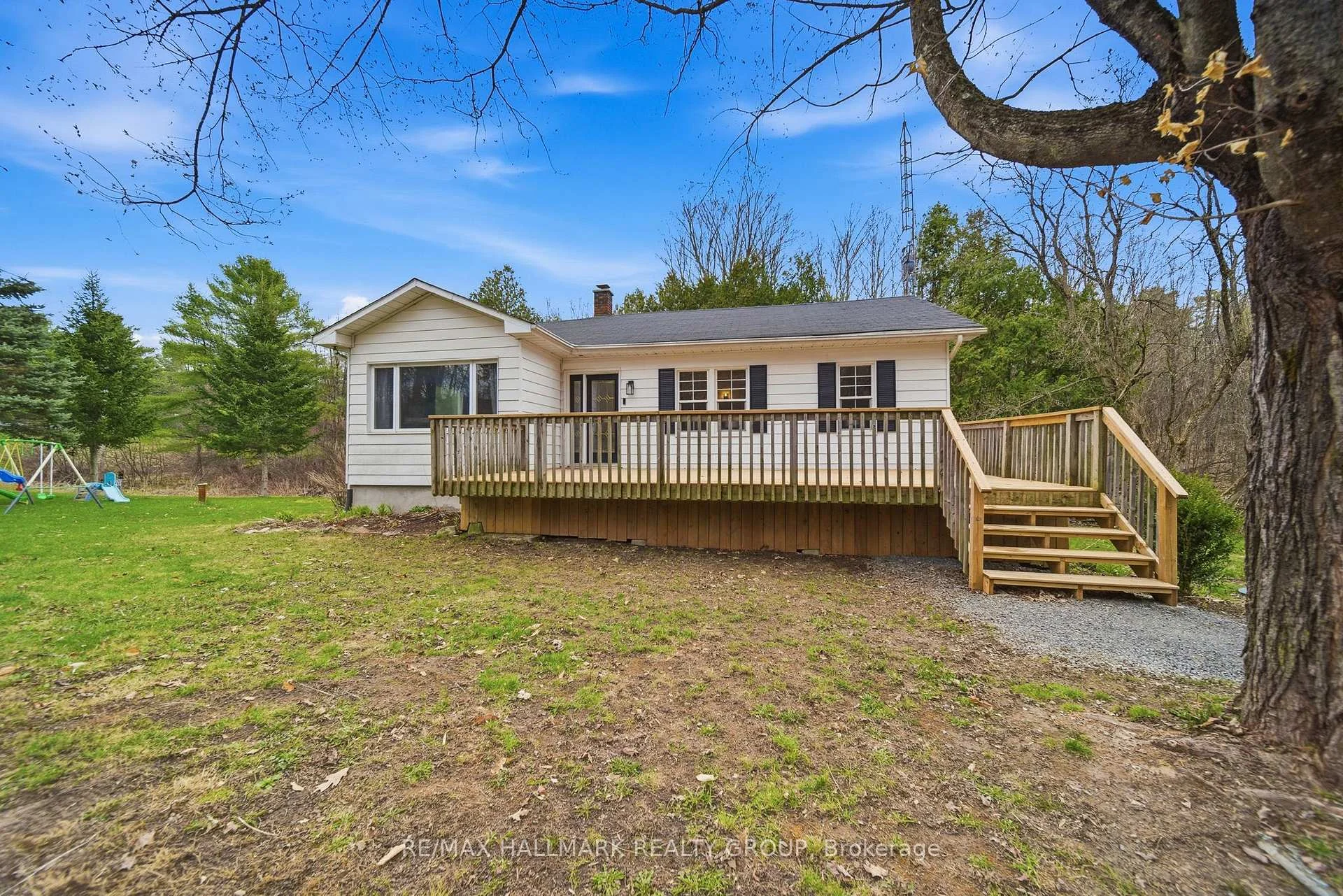 Photo 11 of 17 Kenney Road, Rideau Lakes, Rideau Lakes (South Crosby) Twp — HOMEH