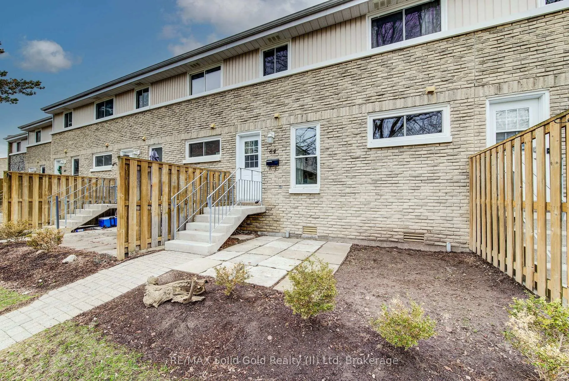 Photo 2 of Unit 64, 35 Breckenridge Drive, Kitchener — HOMEH
