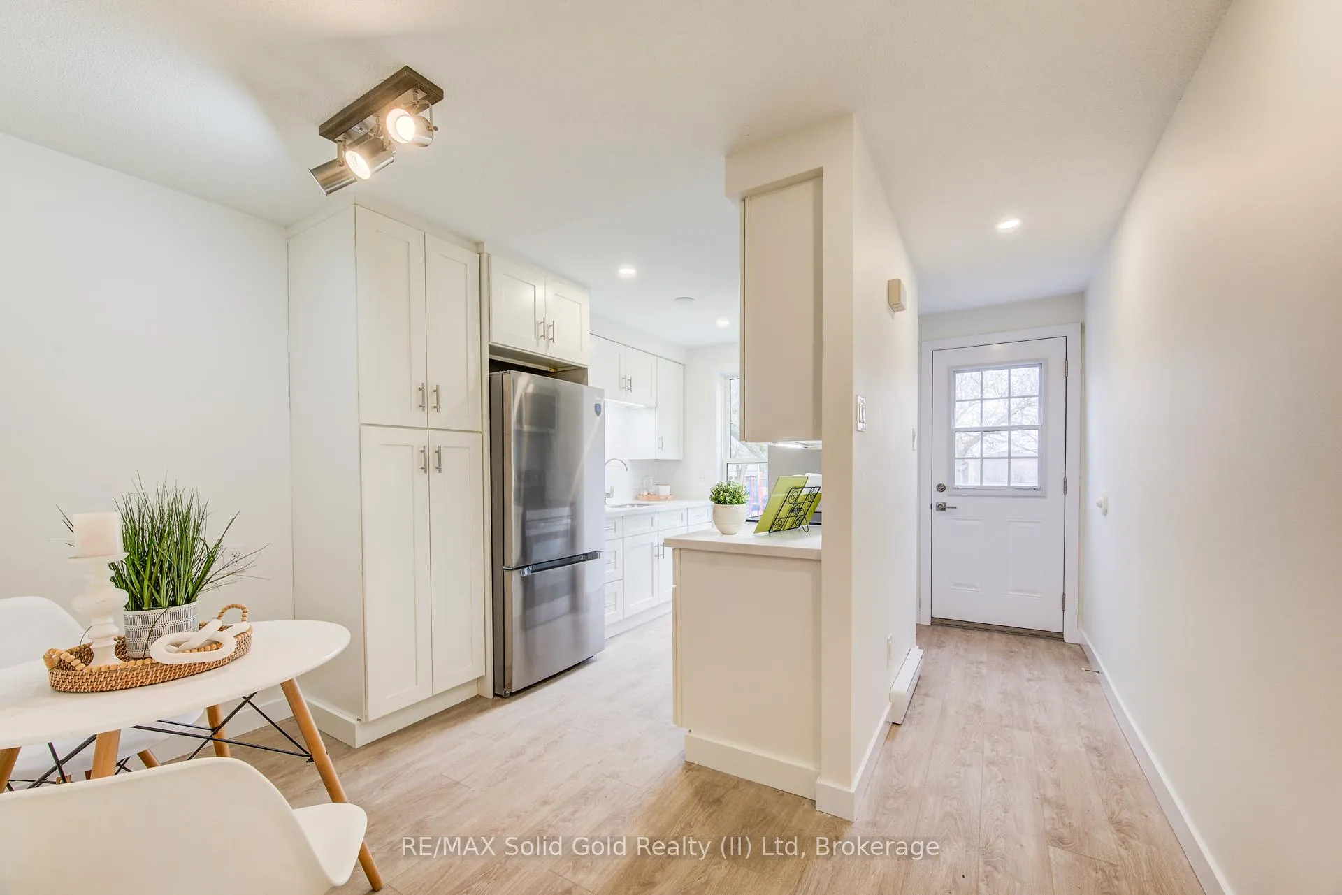 Photo 3 of Unit 64, 35 Breckenridge Drive, Kitchener — HOMEH