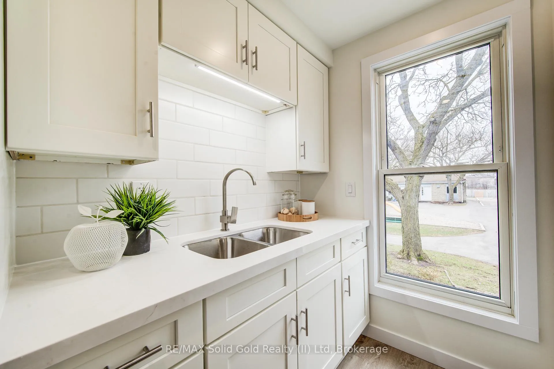 Photo 6 of Unit 64, 35 Breckenridge Drive, Kitchener — HOMEH