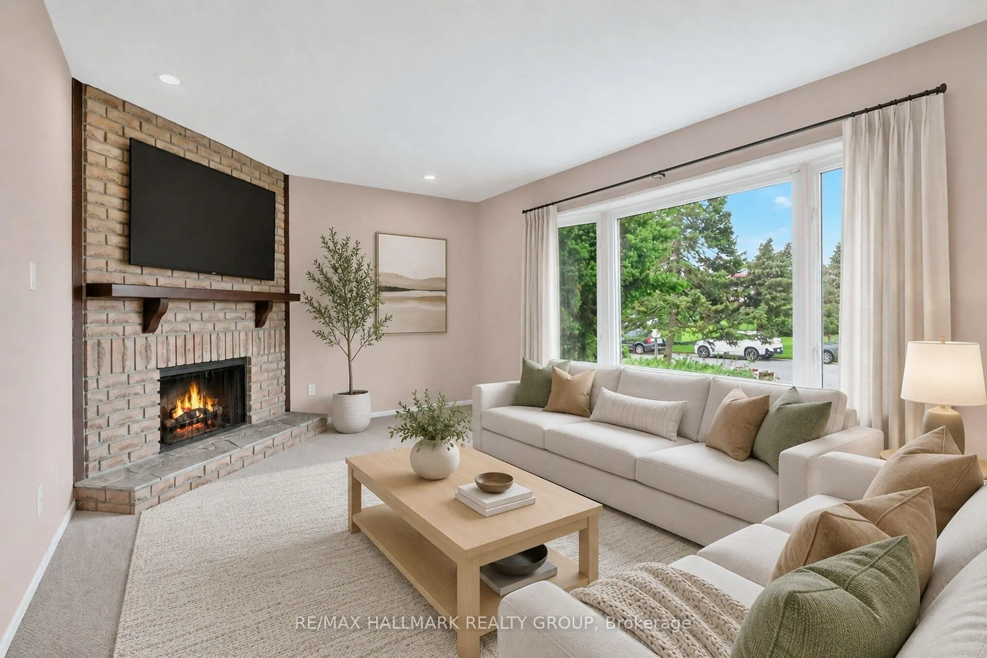Photo 5 of 38 Amherst Crescent, Ottawa, Barrhaven - On the Green — HOMEH