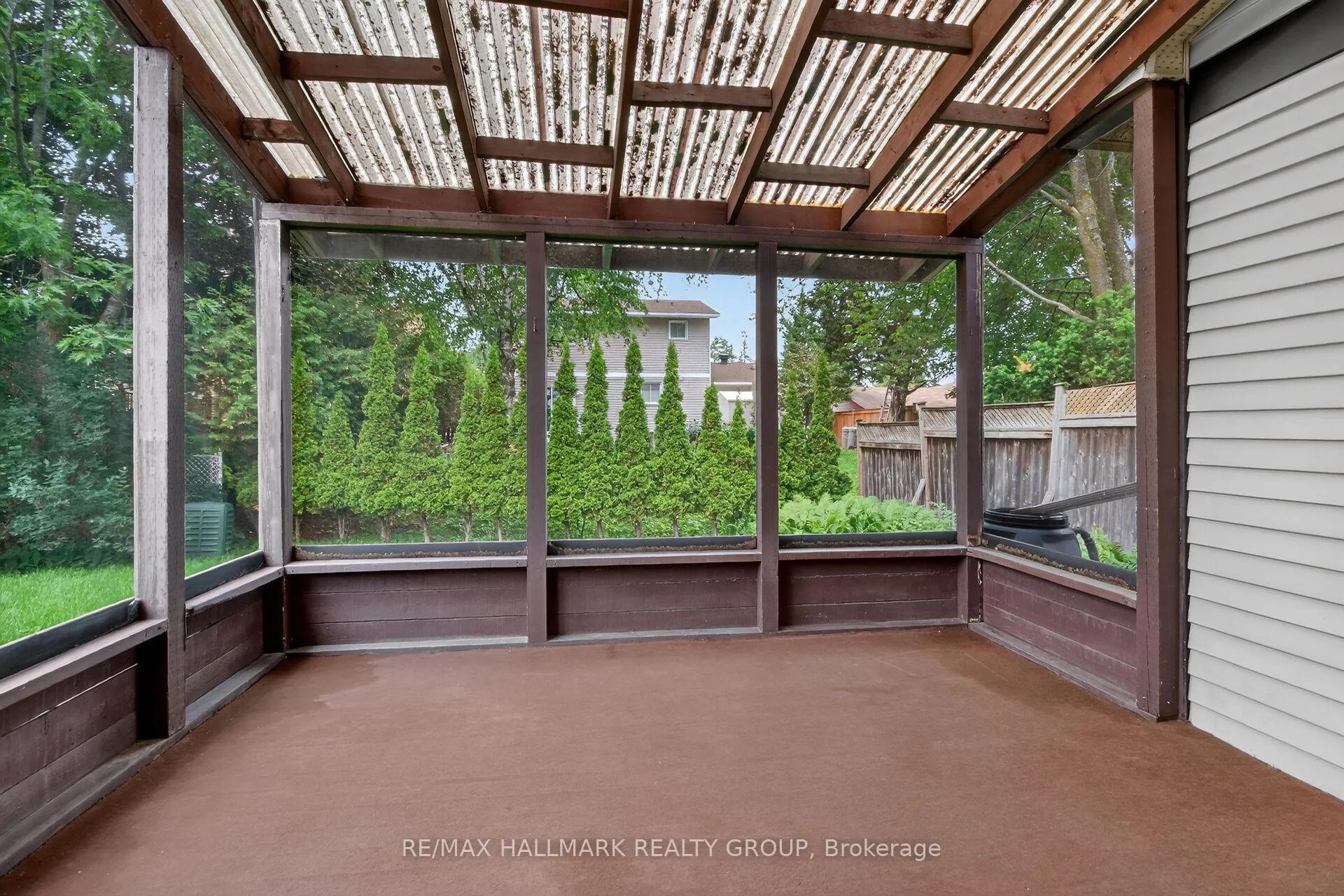 Photo 30 of 38 Amherst Crescent, Ottawa, Barrhaven - On the Green — HOMEH