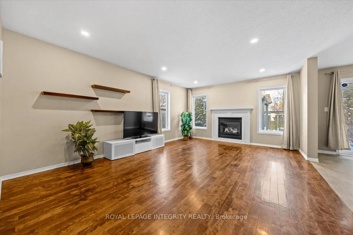 Photo 8 of 120 Grovemont Drive, Ottawa, Barrhaven - Strandherd — HOMEH