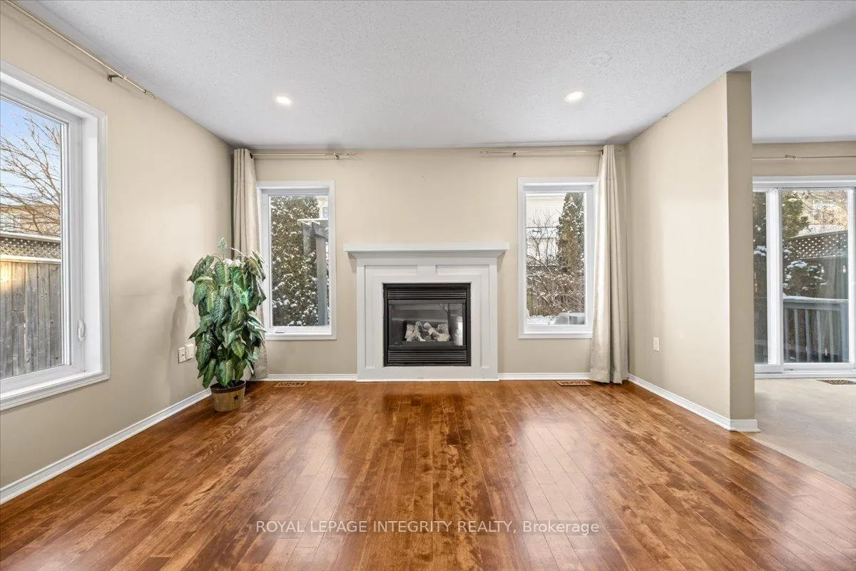 Photo 9 of 120 Grovemont Drive, Ottawa, Barrhaven - Strandherd — HOMEH