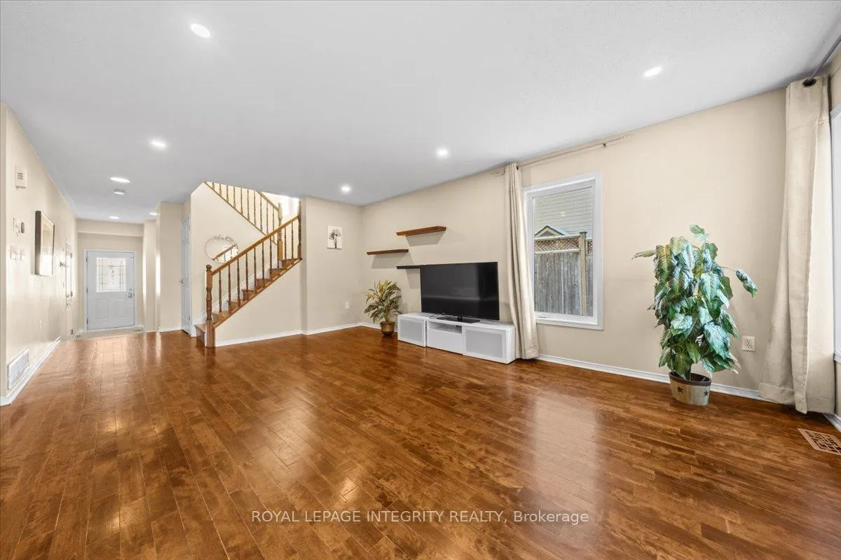 Photo 10 of 120 Grovemont Drive, Ottawa, Barrhaven - Strandherd — HOMEH