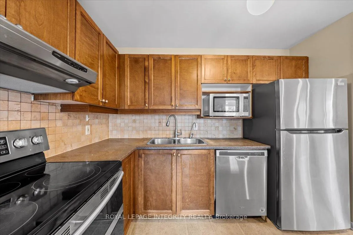 Photo 15 of 120 Grovemont Drive, Ottawa, Barrhaven - Strandherd — HOMEH
