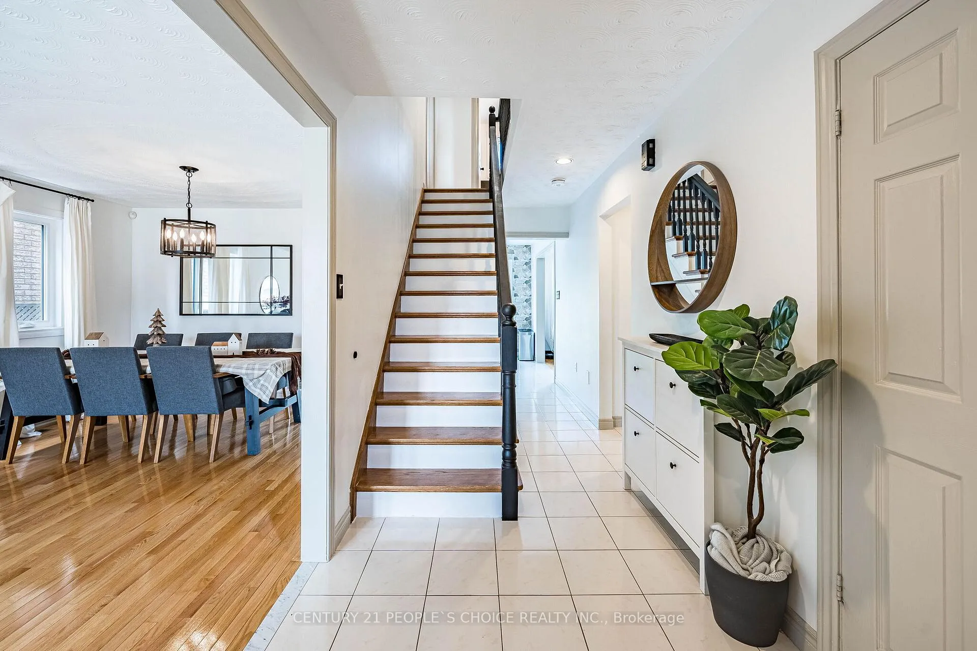 Photo 5 of 295 Locheed Drive, Hamilton, Lisgar — HOMEH