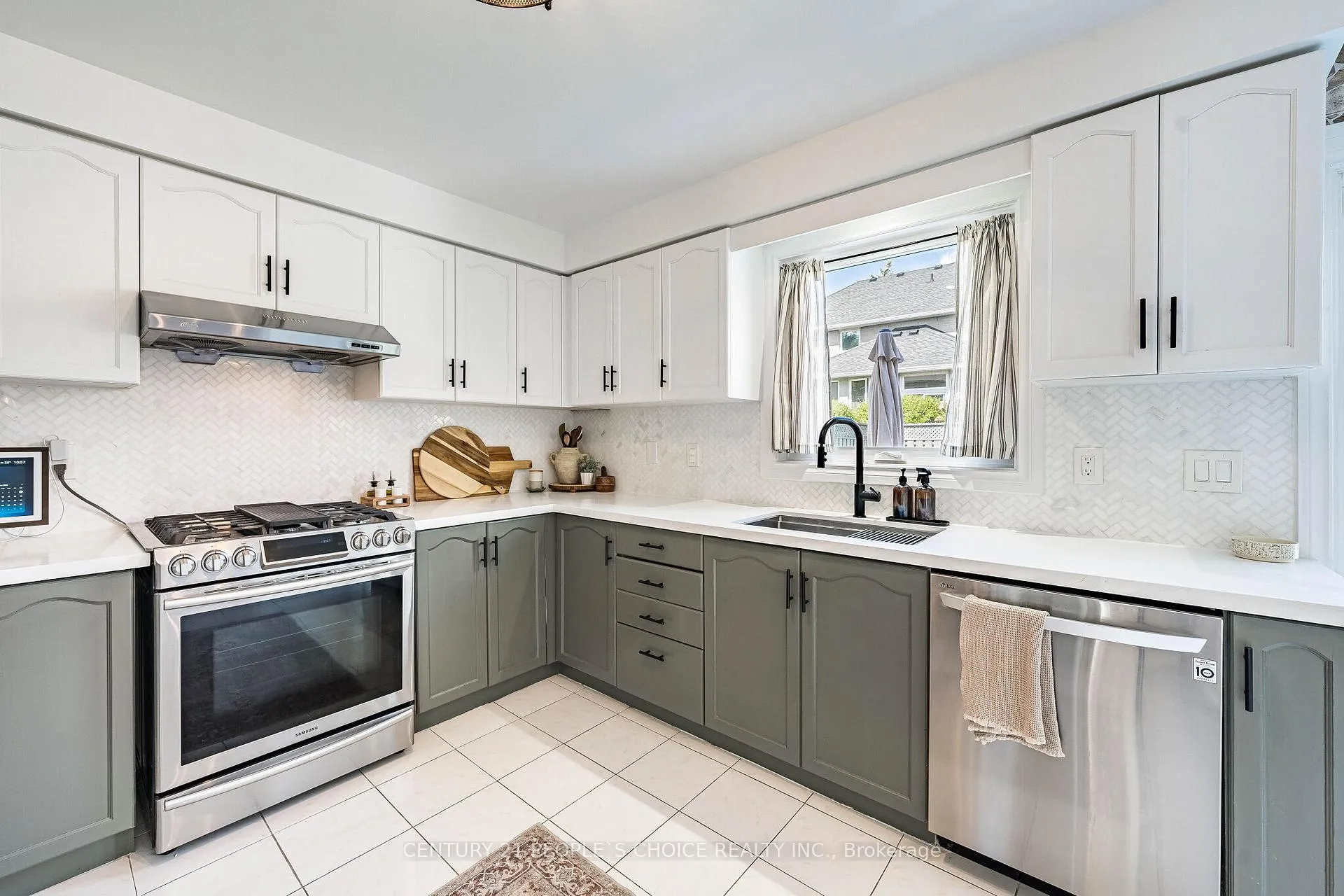 Photo 11 of 295 Locheed Drive, Hamilton, Lisgar — HOMEH