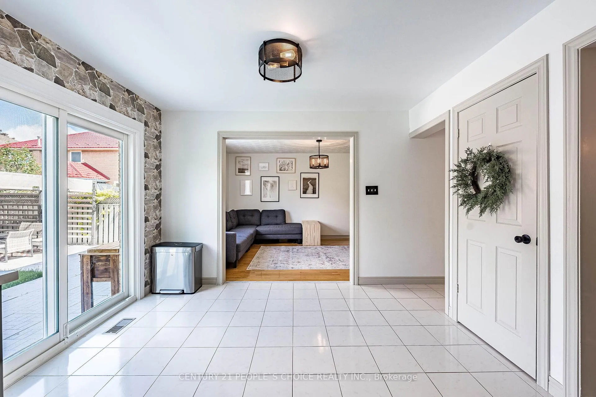 Photo 13 of 295 Locheed Drive, Hamilton, Lisgar — HOMEH