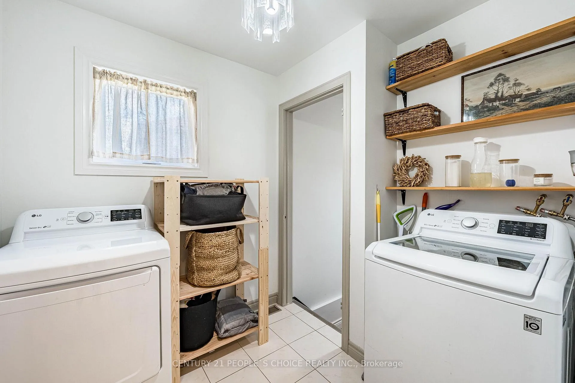 Photo 16 of 295 Locheed Drive, Hamilton, Lisgar — HOMEH