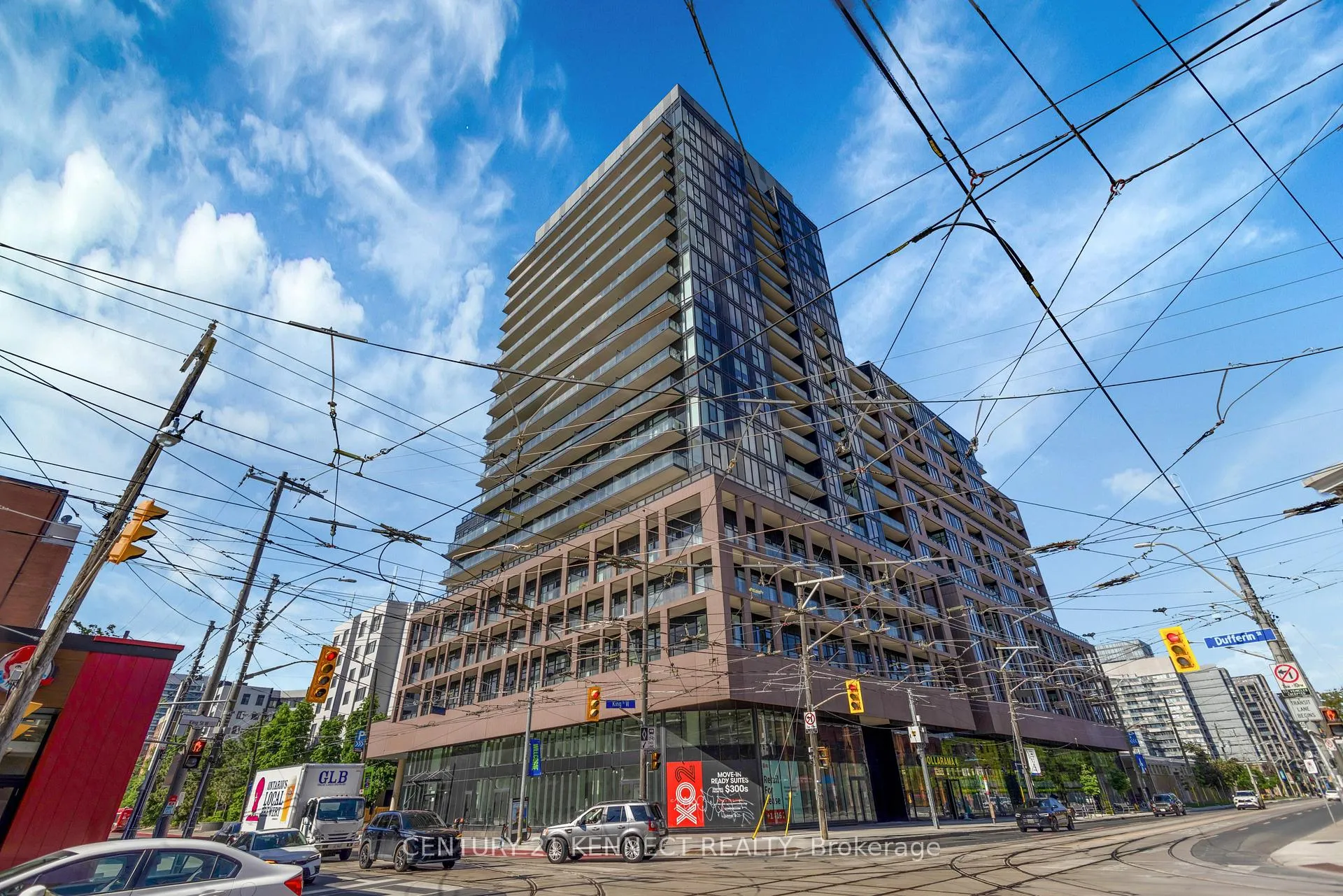 Front of Unit 307, 285 Dufferin Street