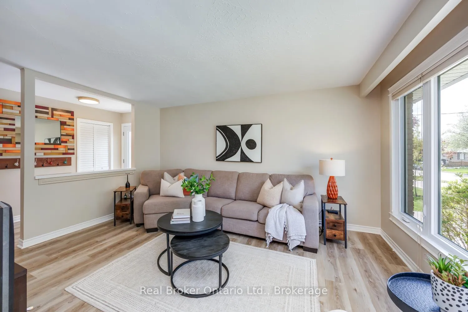 Photo 9 of 17 Strike Avenue, Clarington, Bowmanville — HOMEH