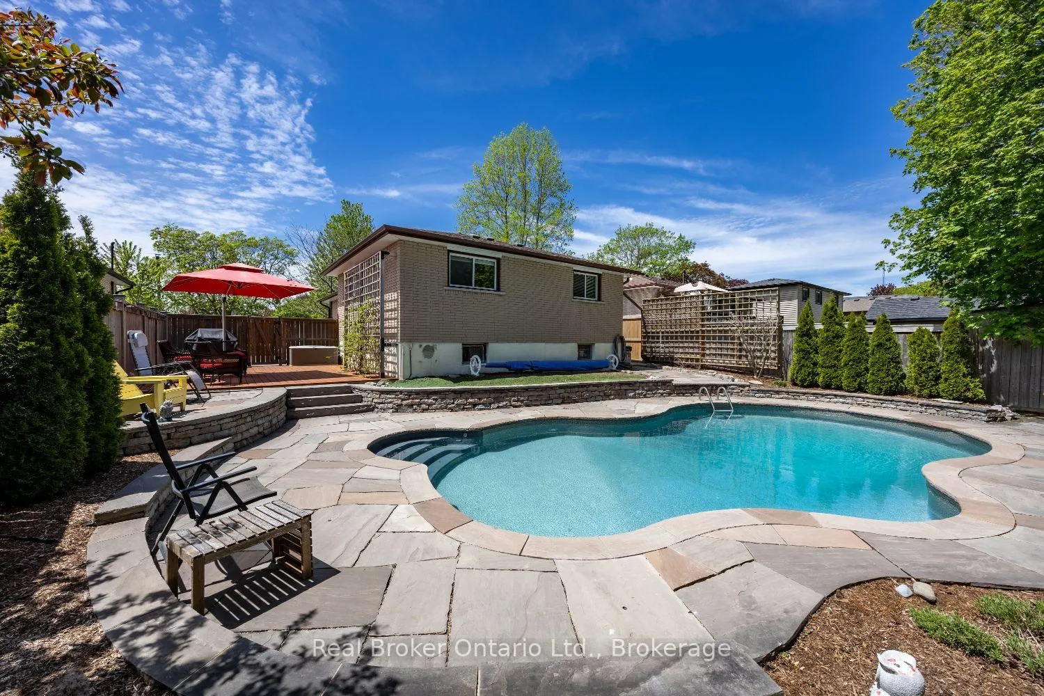Photo 35 of 17 Strike Avenue, Clarington, Bowmanville — HOMEH