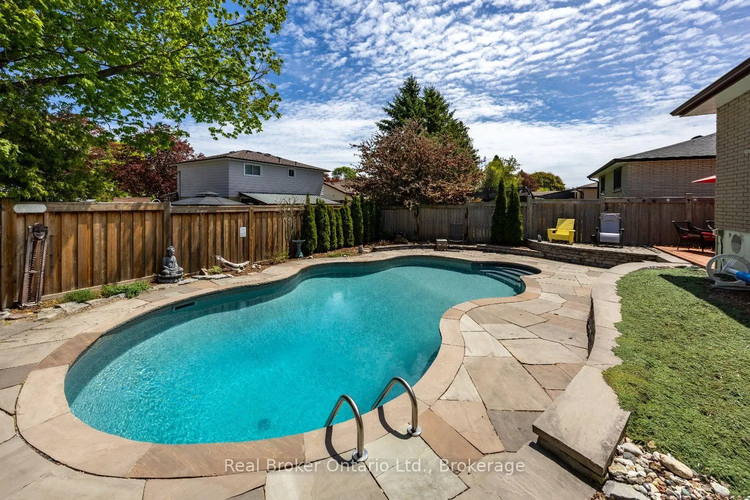 Photo 36 of 17 Strike Avenue, Clarington, Bowmanville — HOMEH