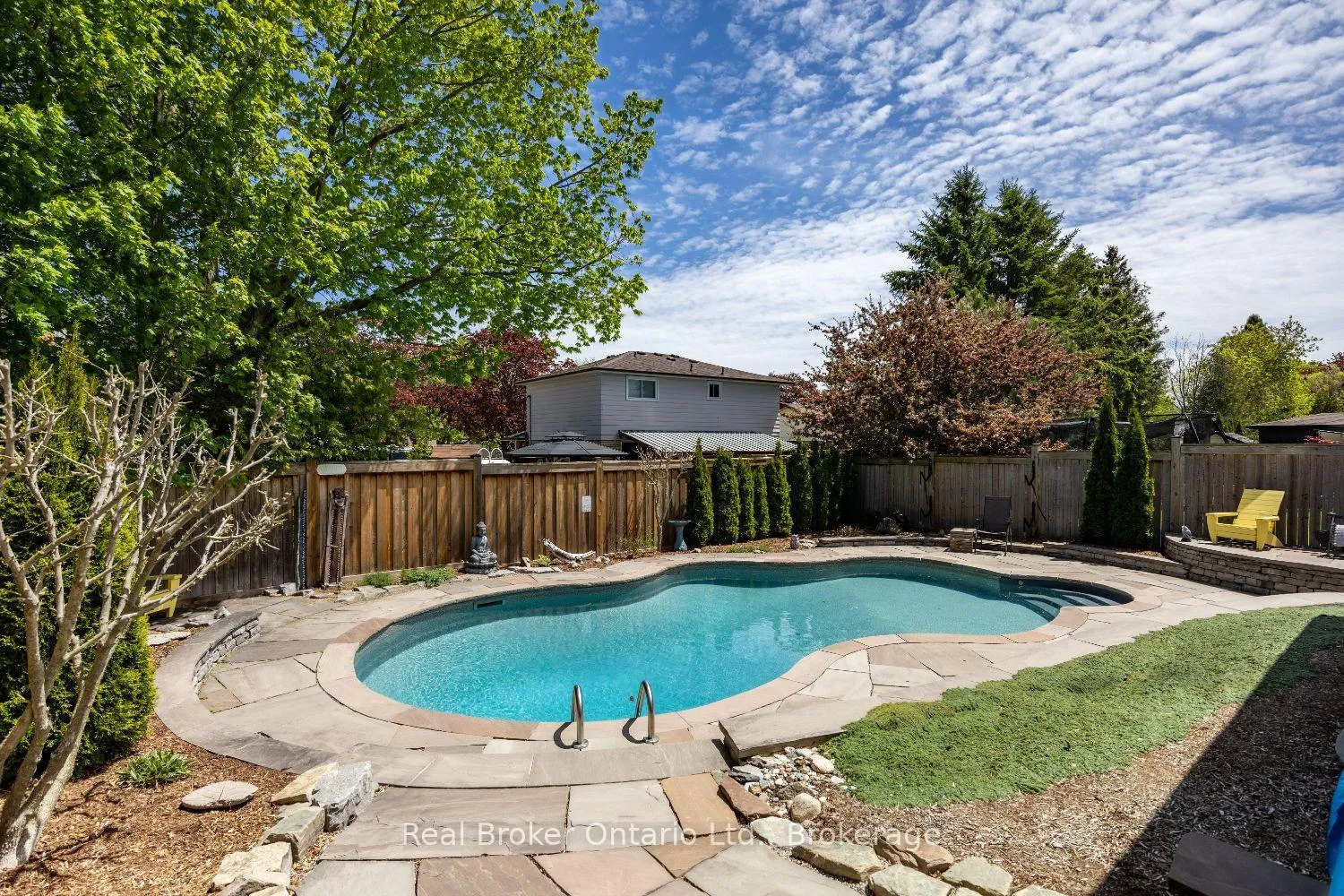 Photo 37 of 17 Strike Avenue, Clarington, Bowmanville — HOMEH