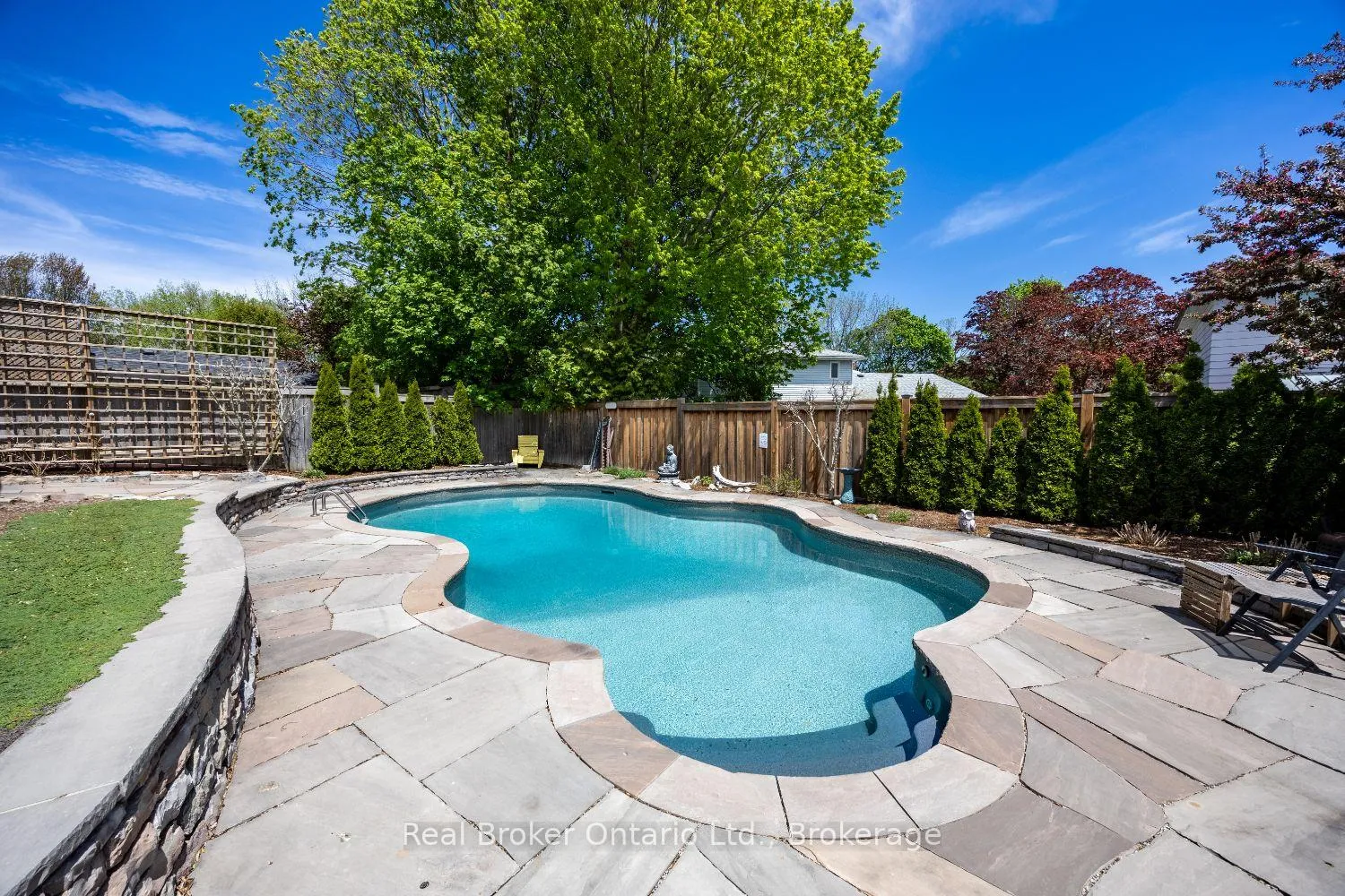 Photo 40 of 17 Strike Avenue, Clarington, Bowmanville — HOMEH