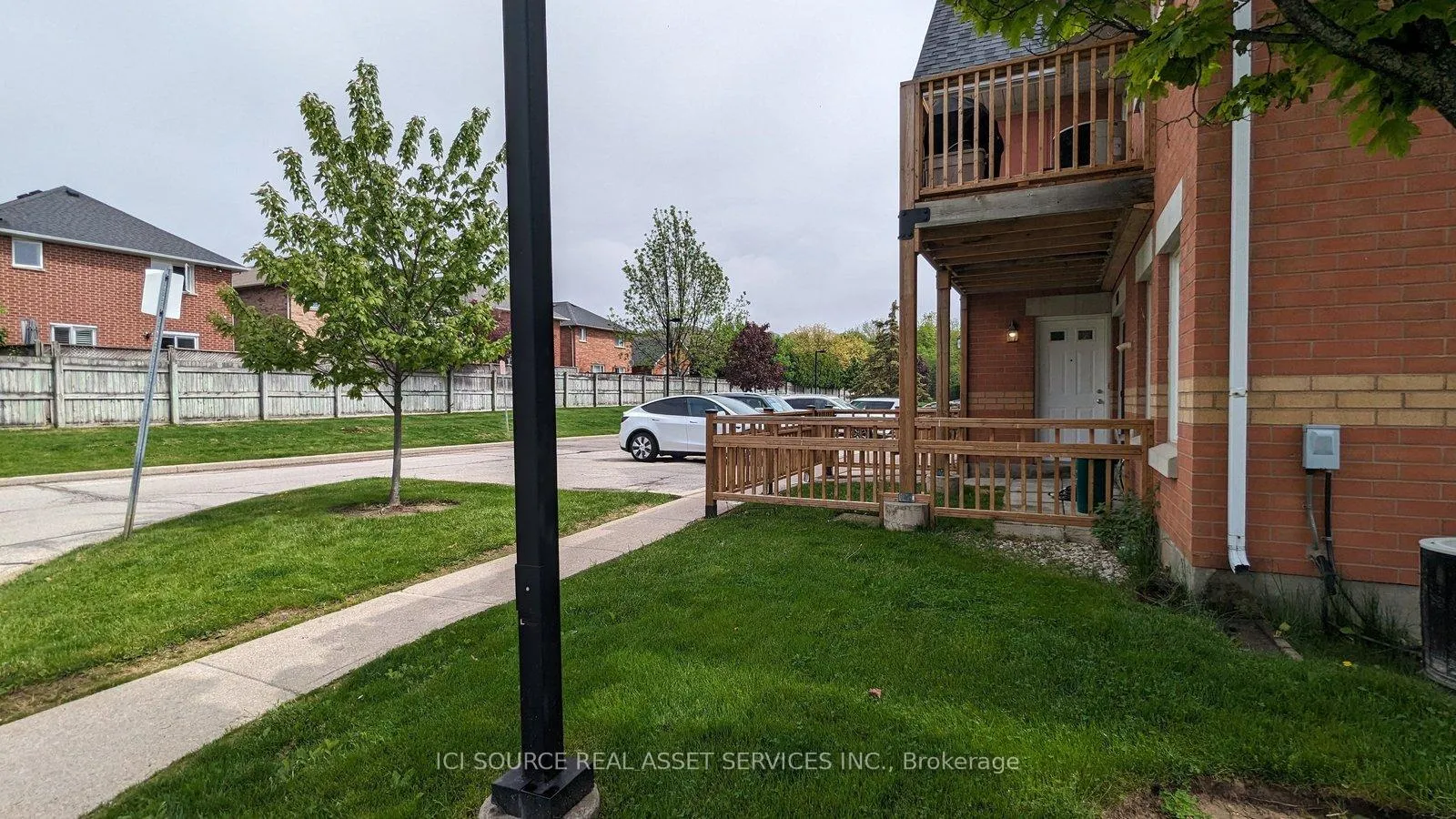Photo 2 of Unit 901, 4140 Foxwood Drive, Burlington, Tansley — HOMEH