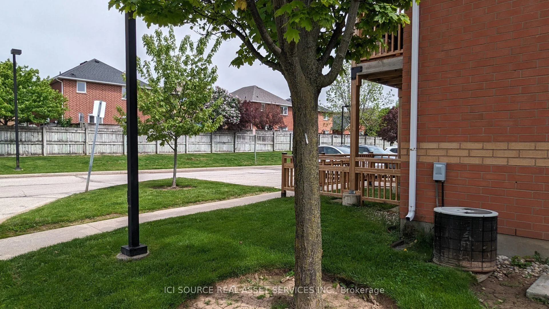 Photo 3 of Unit 901, 4140 Foxwood Drive, Burlington, Tansley — HOMEH