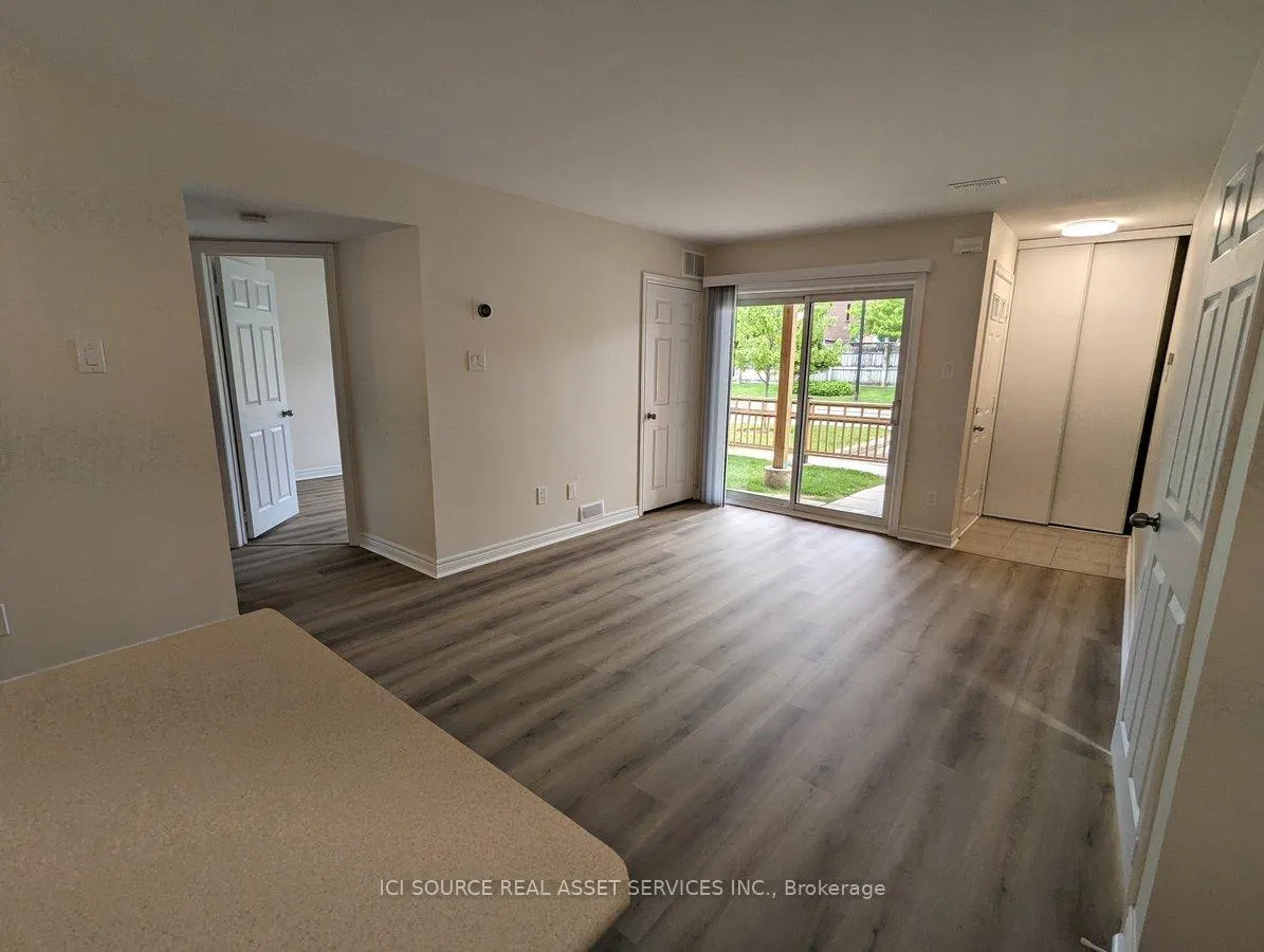 Photo 8 of Unit 901, 4140 Foxwood Drive, Burlington, Tansley — HOMEH