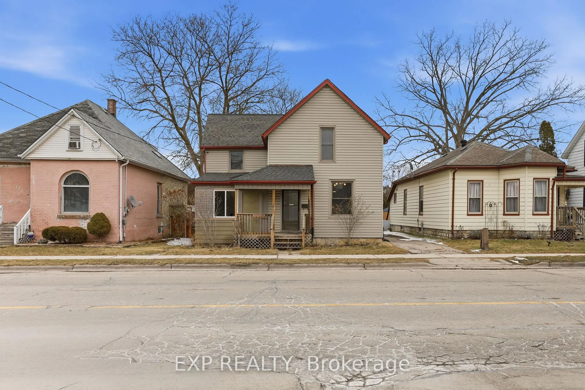 Photo 2 of 225 Ross Street, St. Thomas — HOMEH