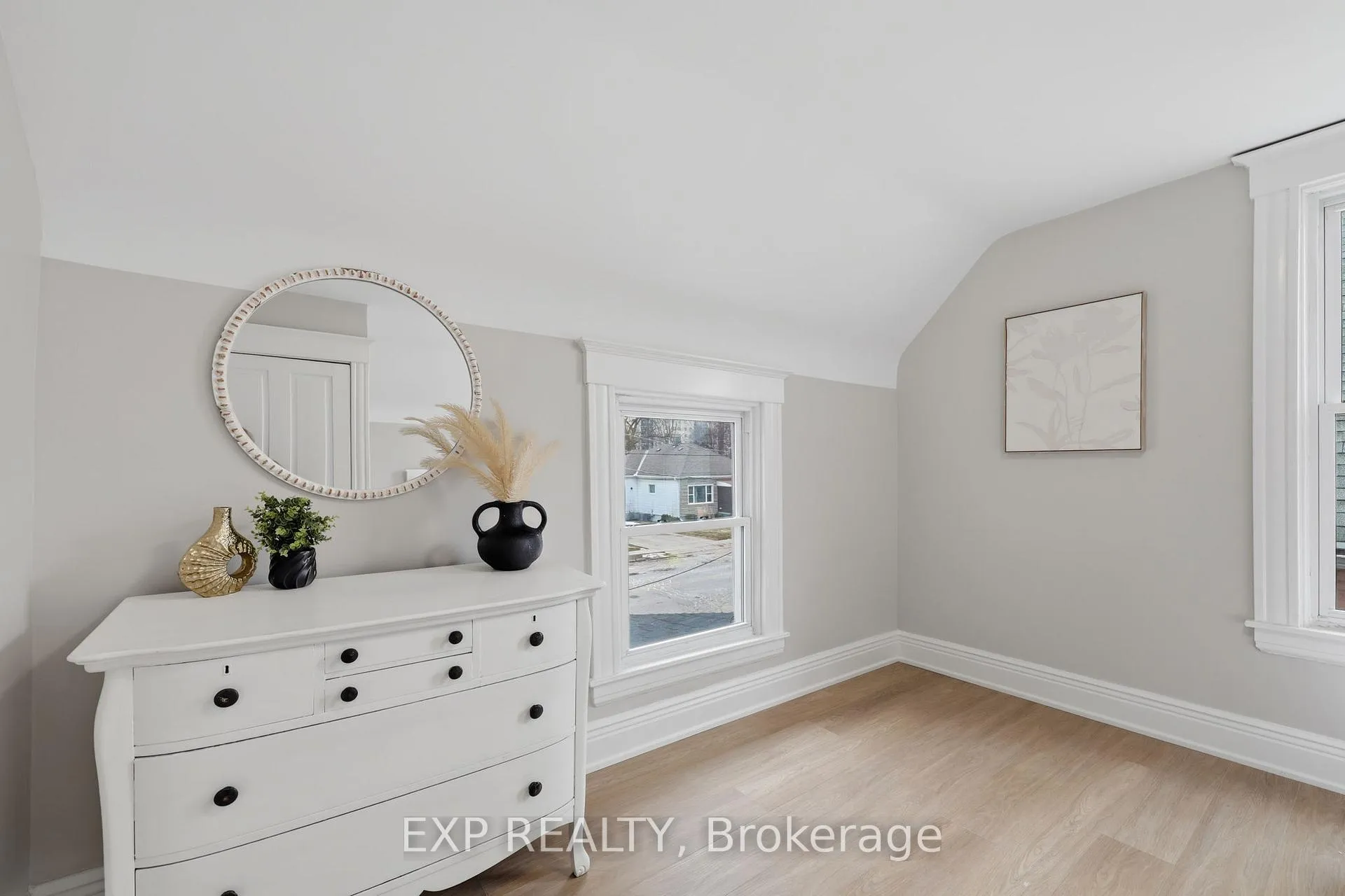 Photo 39 of 225 Ross Street, St. Thomas — HOMEH