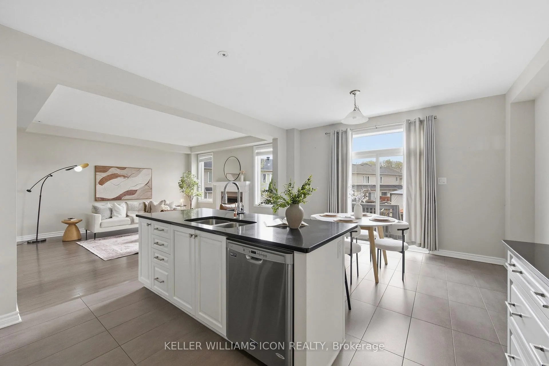 Photo 18 of 3379 Woodroffe Avenue, Ottawa, Barrhaven - Strandherd — HOMEH