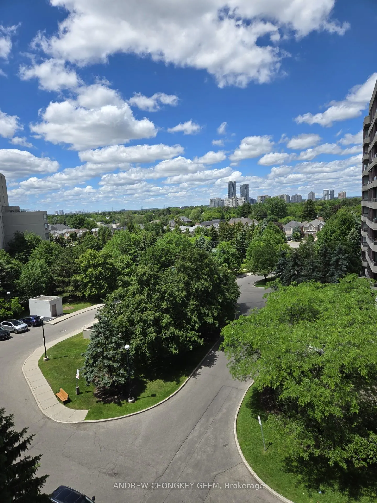Photo 2 of Unit 711, 91 Townsgate Drive, Vaughan, Crestwood-Springfarm-Yorkhill — HOMEH