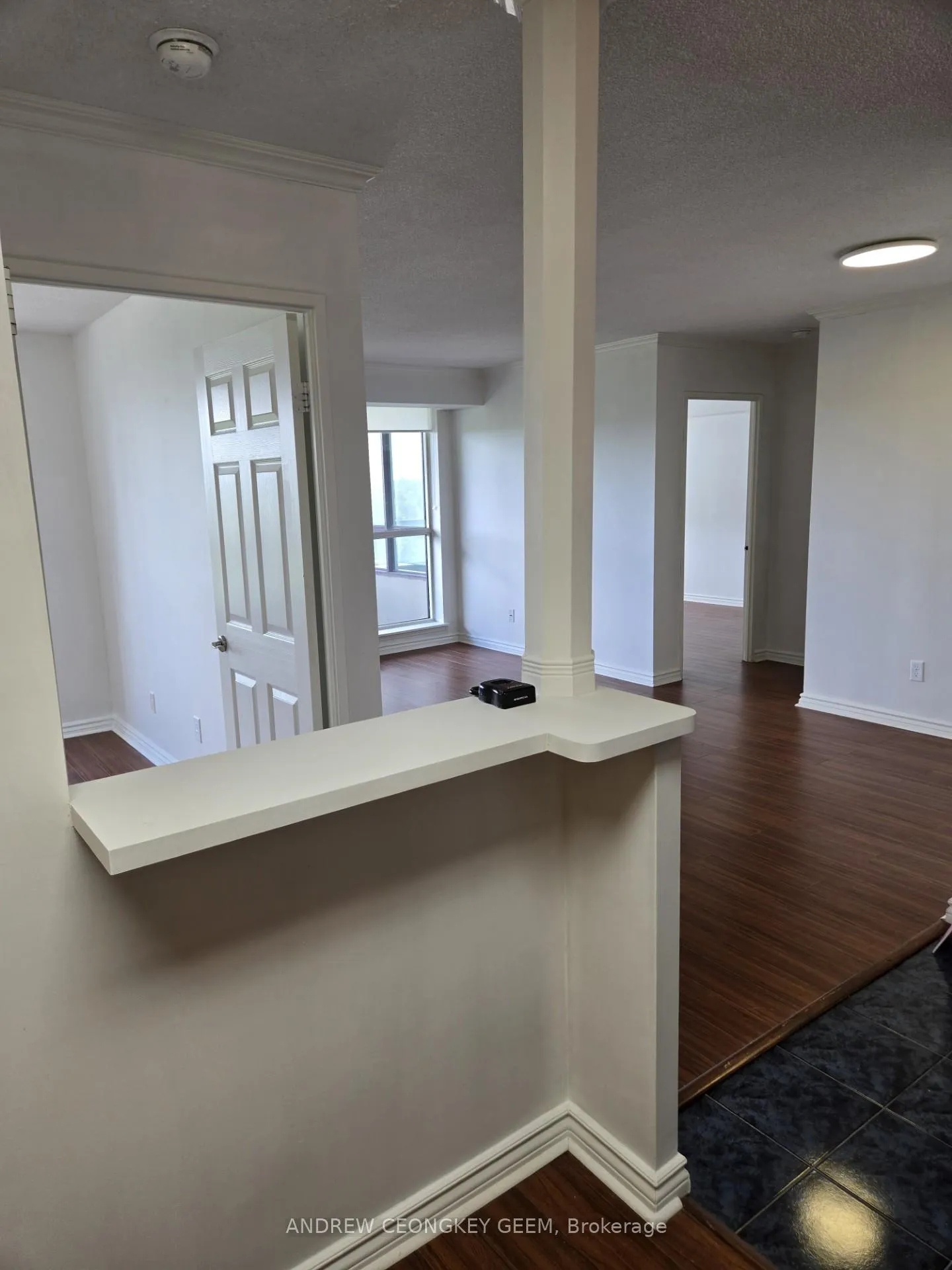 Photo 3 of Unit 711, 91 Townsgate Drive, Vaughan, Crestwood-Springfarm-Yorkhill — HOMEH