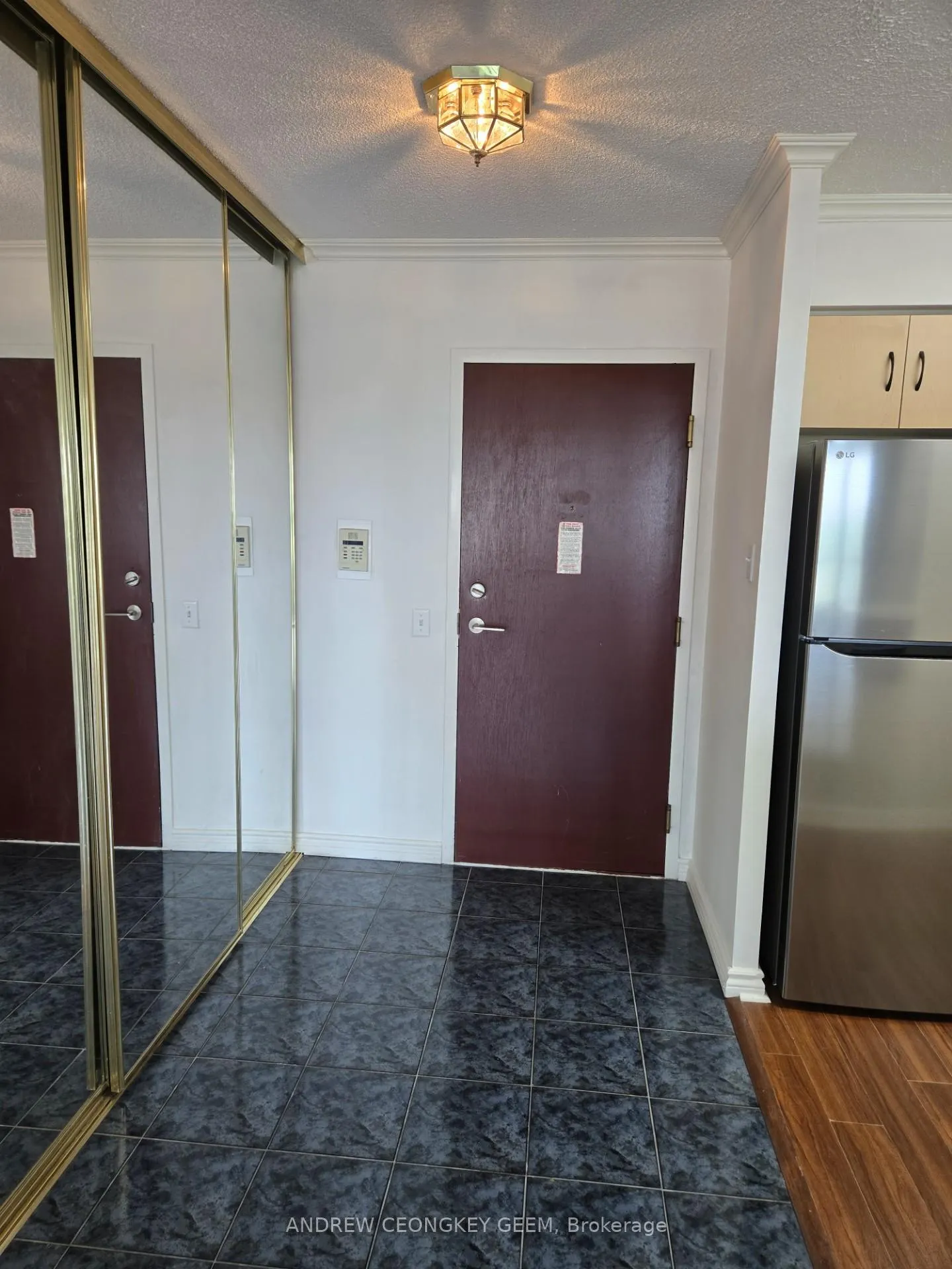 Photo 5 of Unit 711, 91 Townsgate Drive, Vaughan, Crestwood-Springfarm-Yorkhill — HOMEH