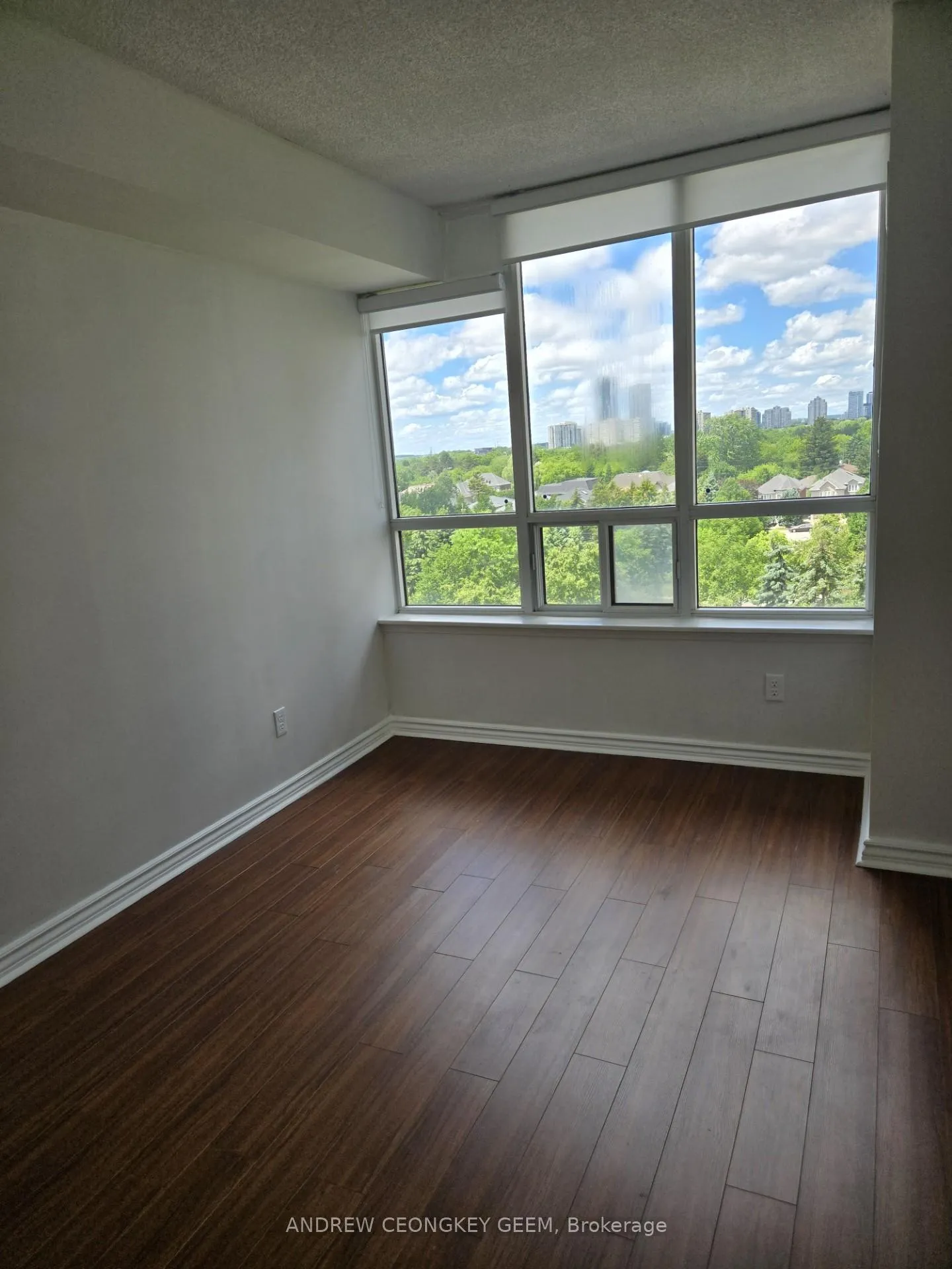 Photo 7 of Unit 711, 91 Townsgate Drive, Vaughan, Crestwood-Springfarm-Yorkhill — HOMEH