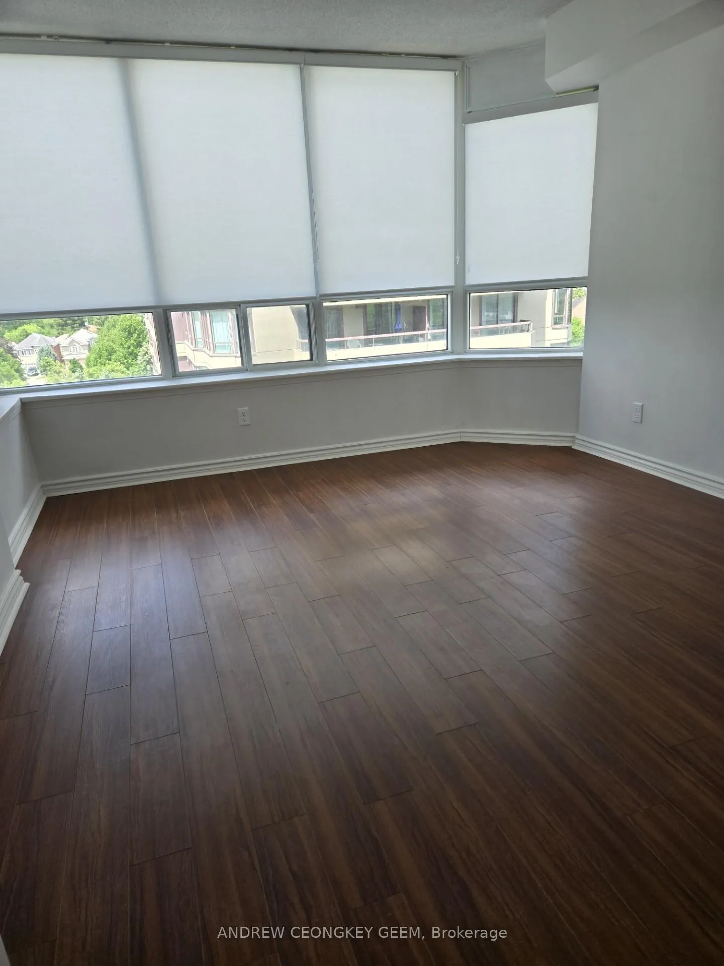 Photo 10 of Unit 711, 91 Townsgate Drive, Vaughan, Crestwood-Springfarm-Yorkhill — HOMEH