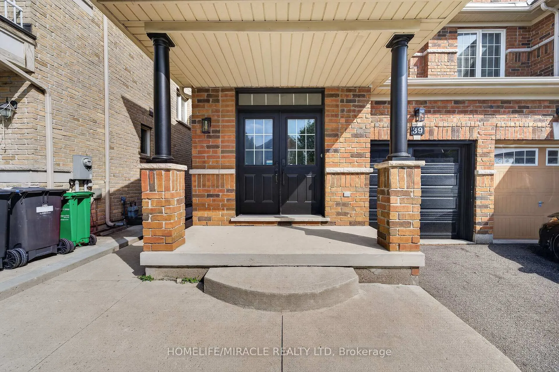 Photo 2 of 39 Matthew Harrison Street, Brampton, Bram East — HOMEH
