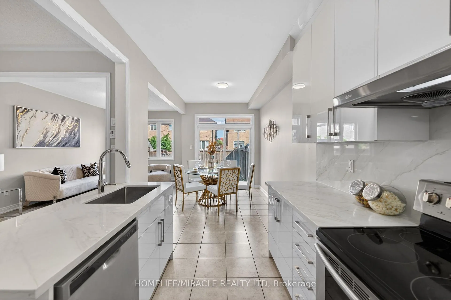 Photo 13 of 39 Matthew Harrison Street, Brampton, Bram East — HOMEH