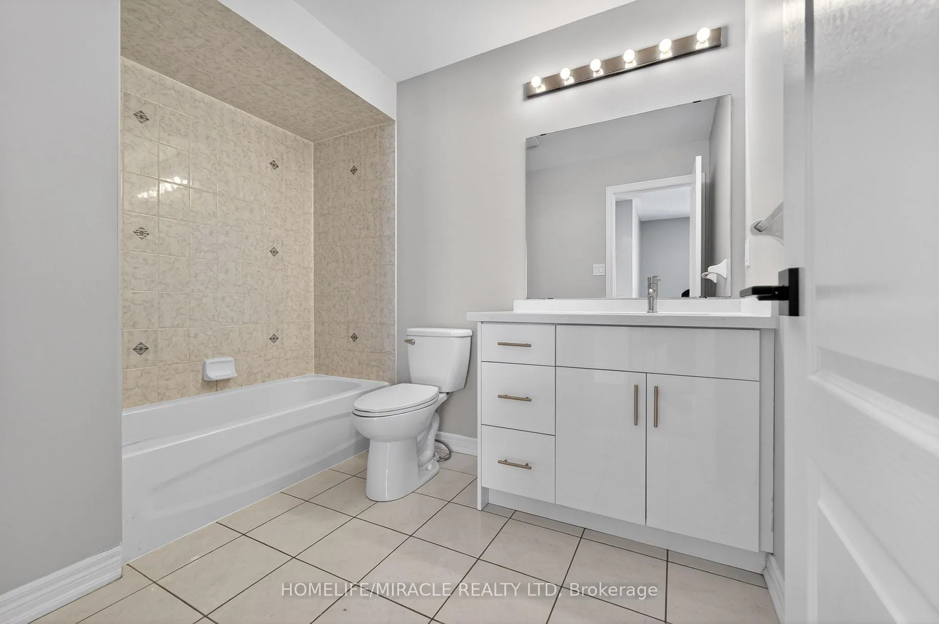 Photo 27 of 39 Matthew Harrison Street, Brampton, Bram East — HOMEH