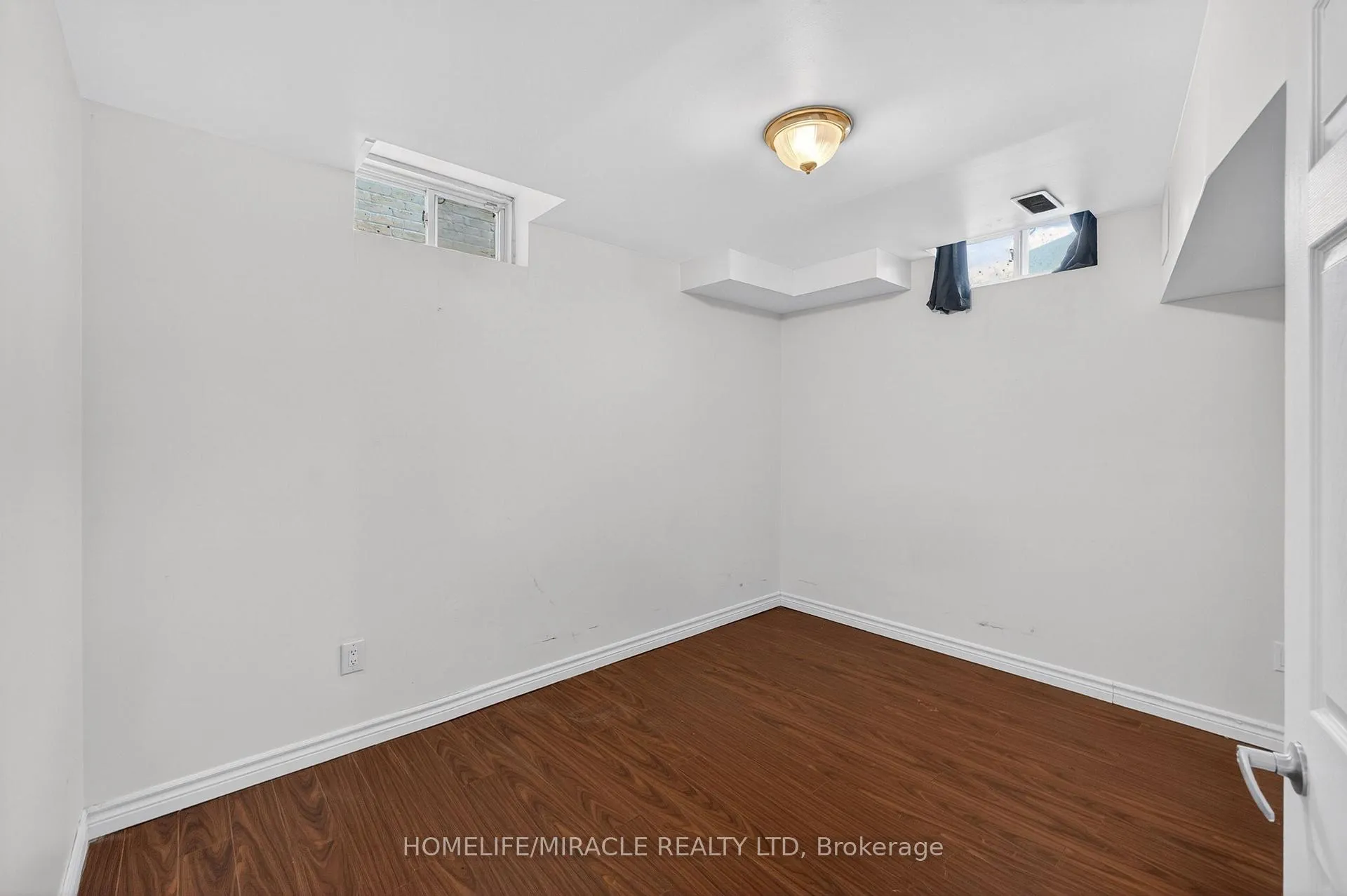 Photo 31 of 39 Matthew Harrison Street, Brampton, Bram East — HOMEH