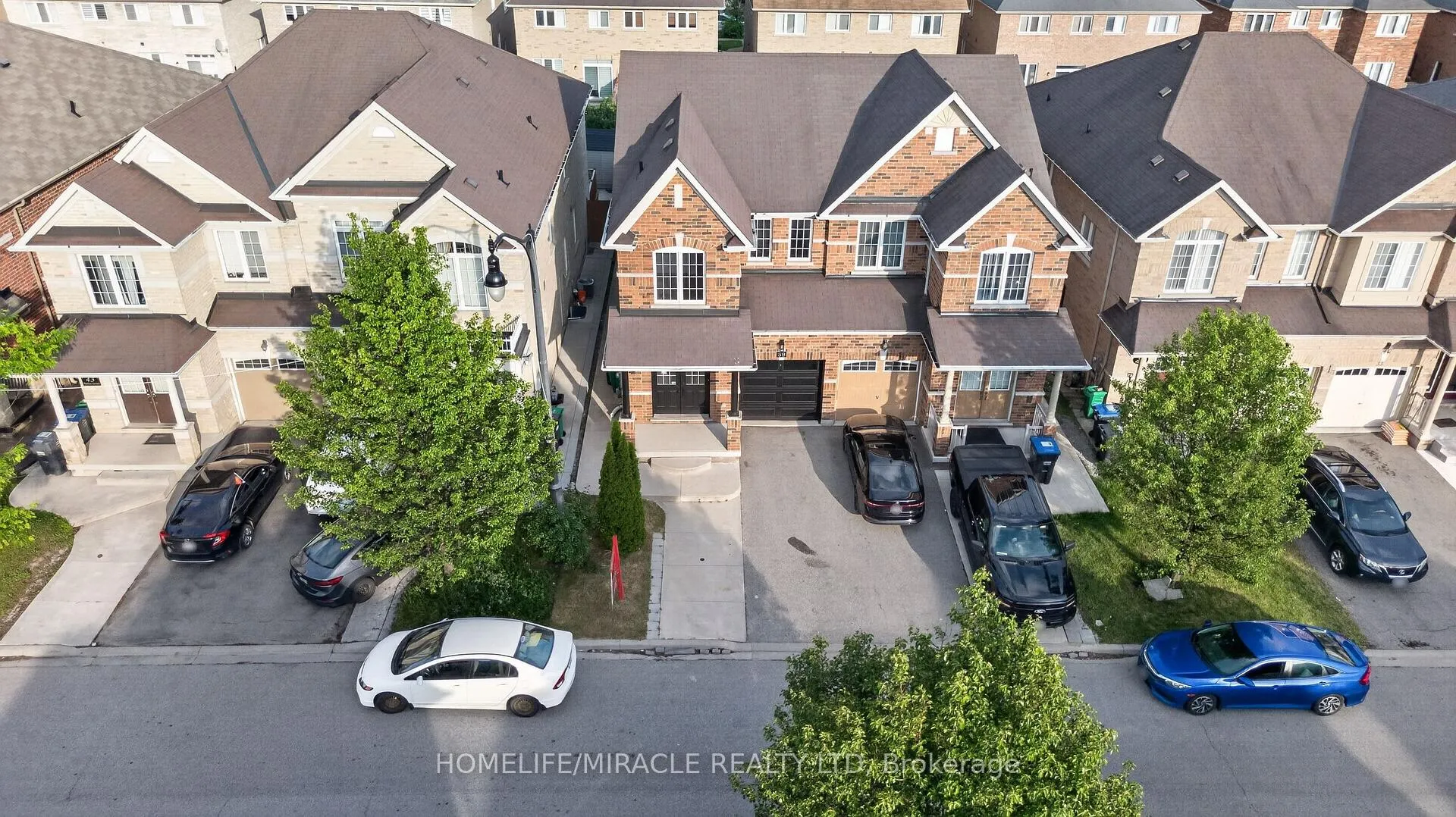 Photo 41 of 39 Matthew Harrison Street, Brampton, Bram East — HOMEH