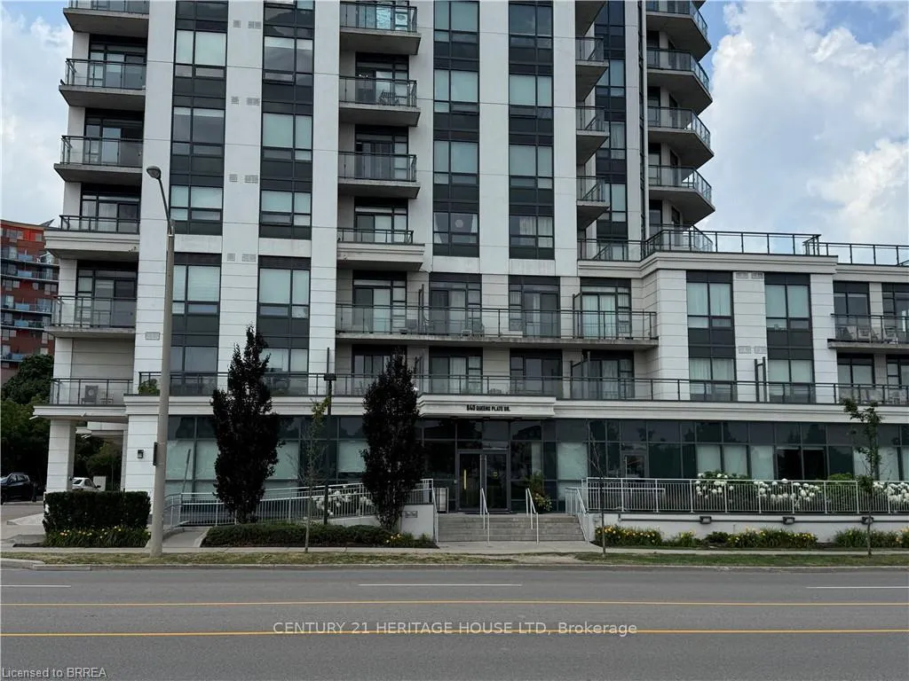 Photo 2 of Unit 5, 840 Queens Plate Drive, Etobicoke, West Humber-Clairville — HOMEH