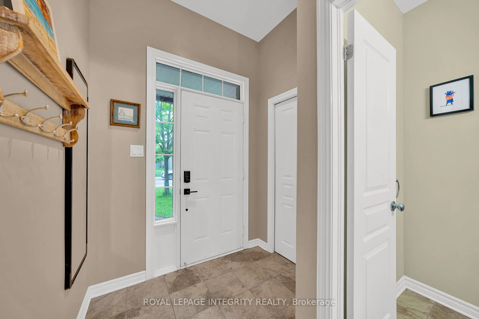 Photo 3 of 25 Madelon Drive, Ottawa, Barrhaven - Longfields — HOMEH