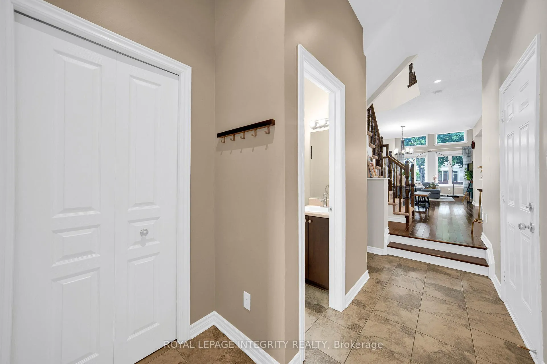 Photo 4 of 25 Madelon Drive, Ottawa, Barrhaven - Longfields — HOMEH