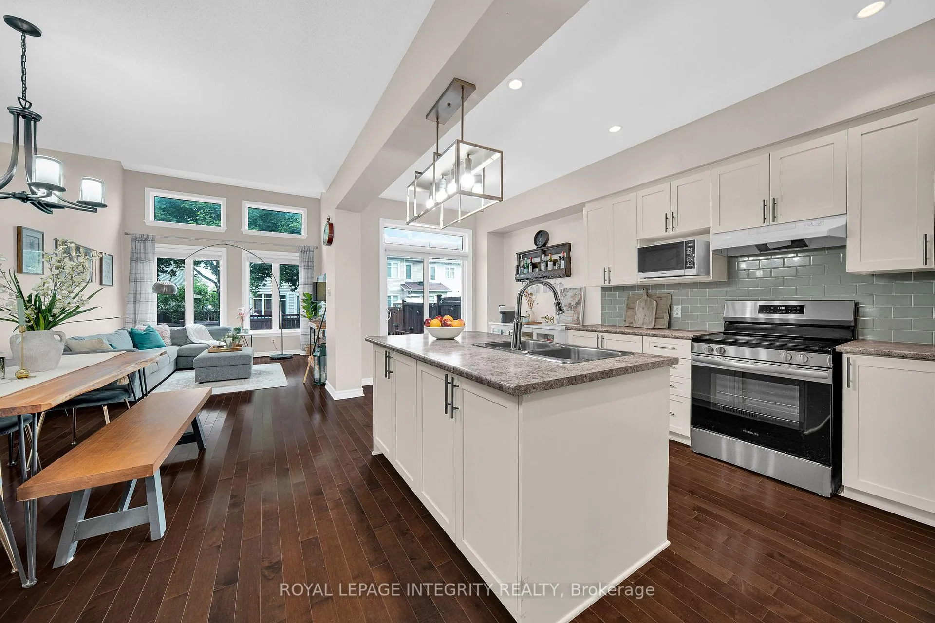 Photo 6 of 25 Madelon Drive, Ottawa, Barrhaven - Longfields — HOMEH