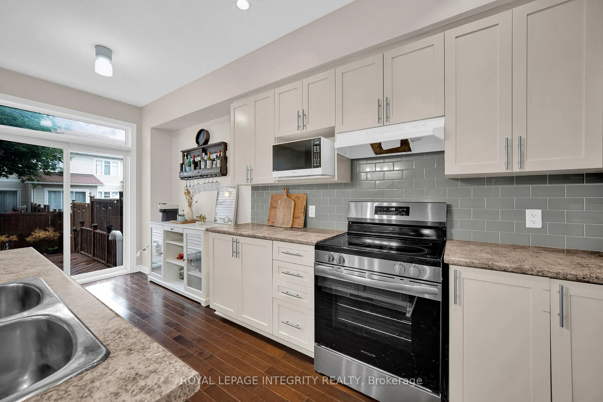 Photo 17 of 25 Madelon Drive, Ottawa, Barrhaven - Longfields — HOMEH