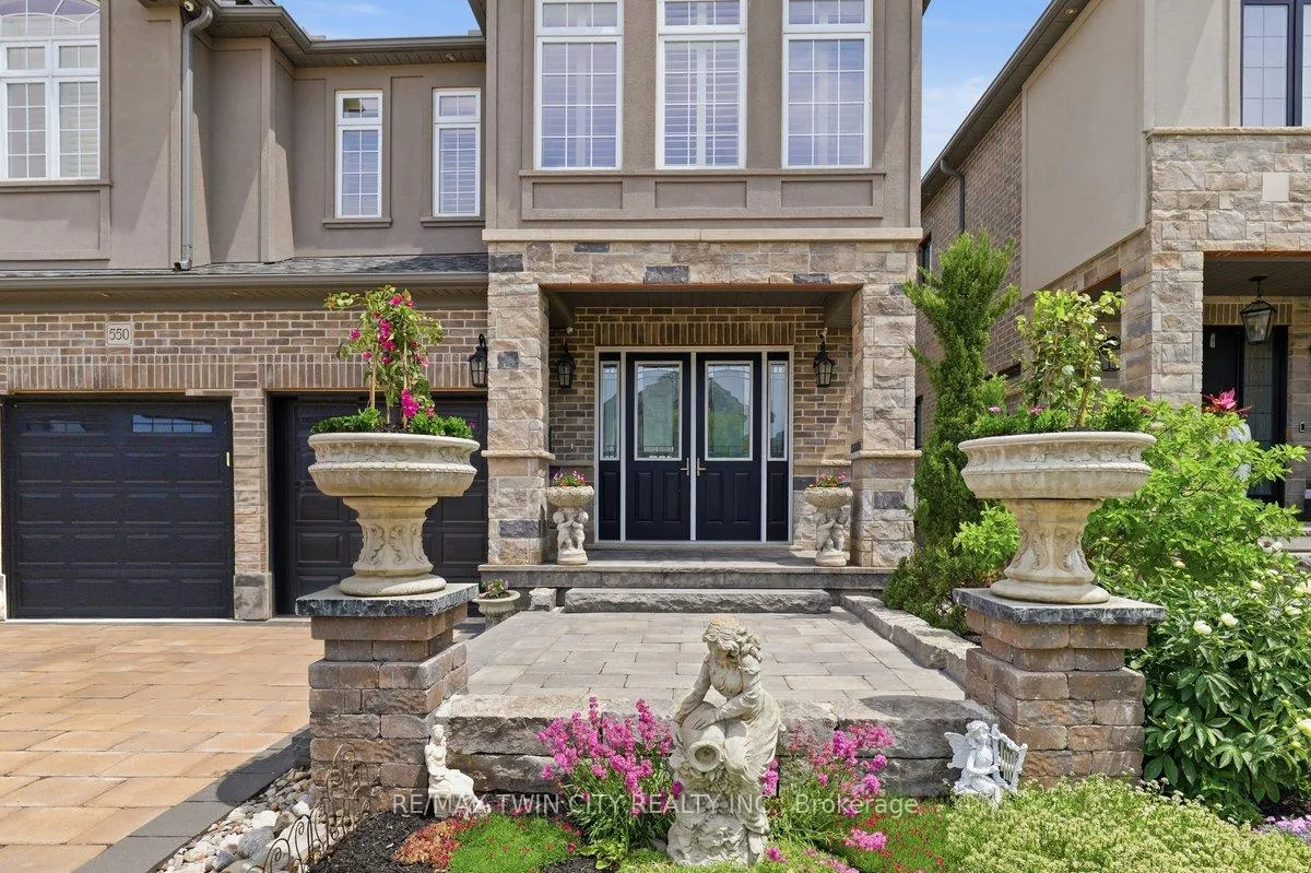 Photo 2 of 550 Brittania Crescent, Kitchener — HOMEH