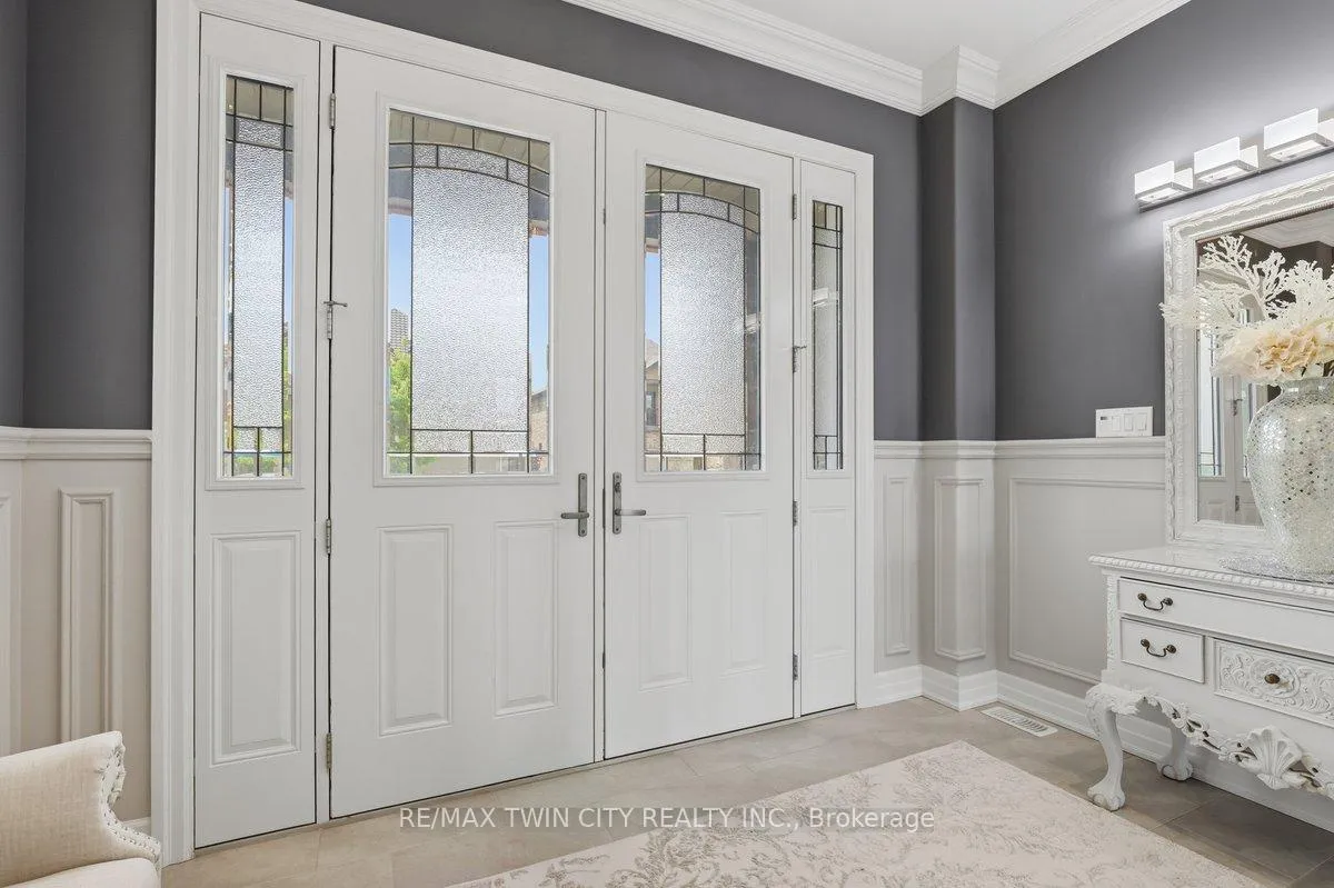Photo 5 of 550 Brittania Crescent, Kitchener — HOMEH