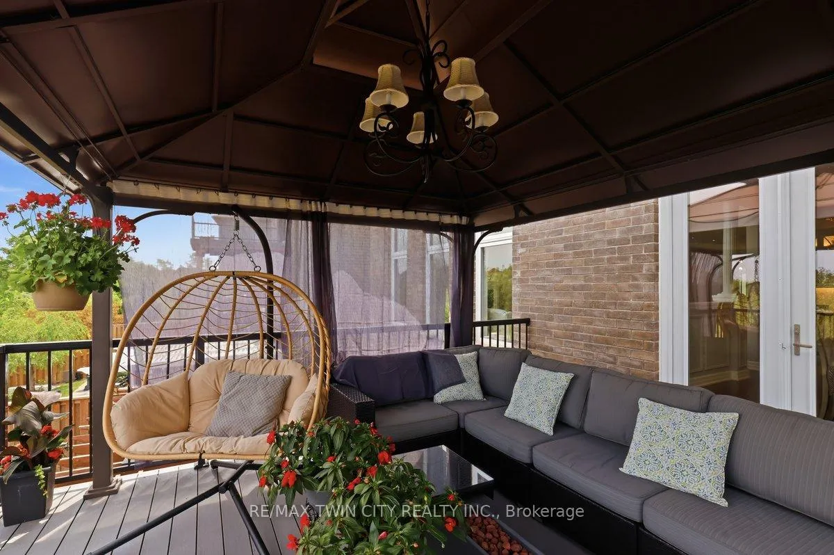 Photo 23 of 550 Brittania Crescent, Kitchener — HOMEH