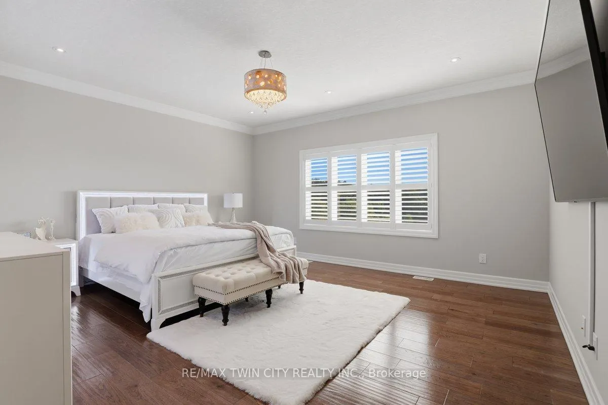 Photo 25 of 550 Brittania Crescent, Kitchener — HOMEH
